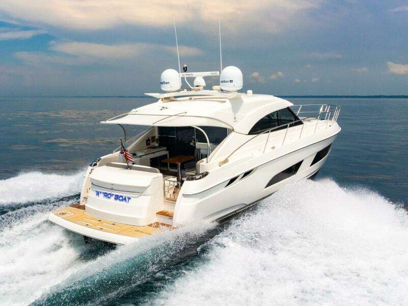 2019 Riviera 4800 Sport Yacht