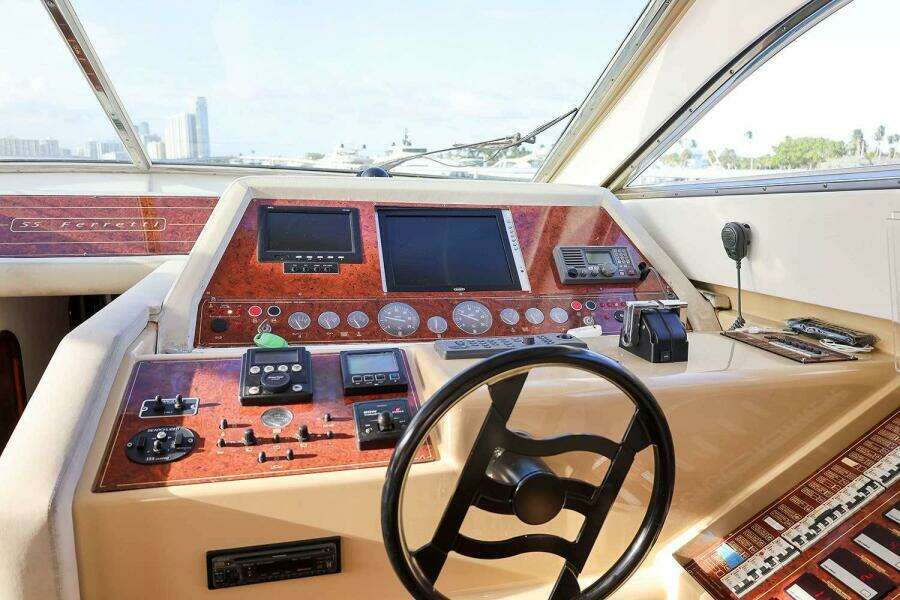 1998 Ferretti Yachts 55 Motor Yacht