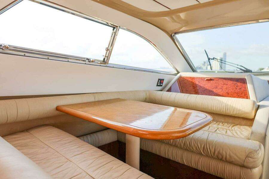 1998 Ferretti Yachts 55 Motor Yacht