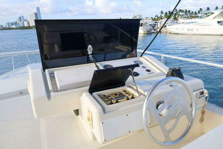 1998 Ferretti Yachts 55 Motor Yacht