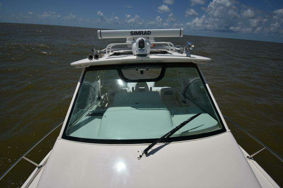 2016 Grady-White 330 Express 