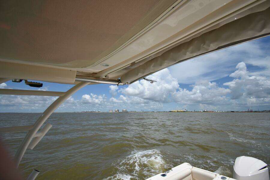 2016 Grady-White 330 Express 