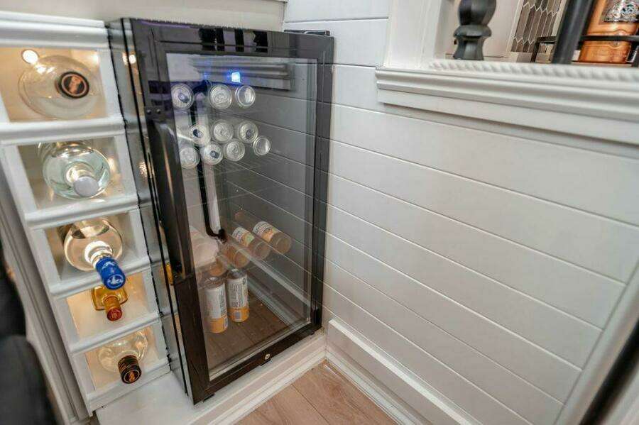 1991 Cruisers Yachts 3850 Aft Cabin