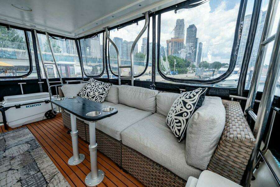 1991 Cruisers Yachts 3850 Aft Cabin