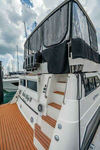 1991 Cruisers Yachts 3850 Aft Cabin