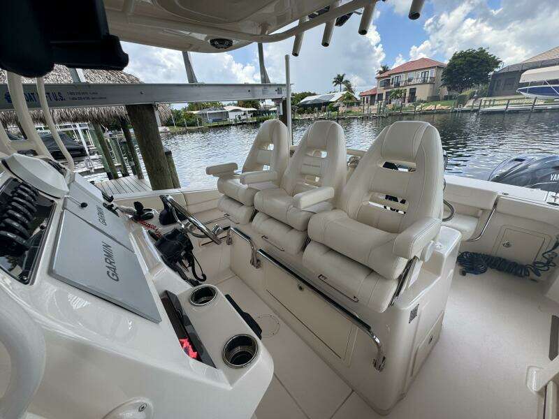 2021 Grady-White Canyon 336