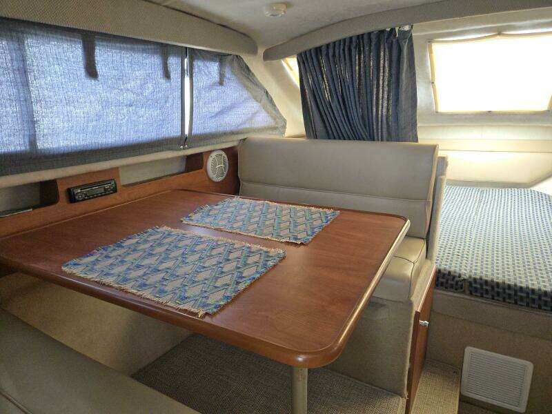 2005 Bayliner 289 EC