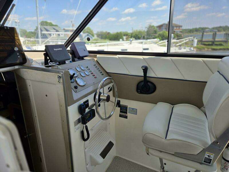2005 Bayliner 289 EC