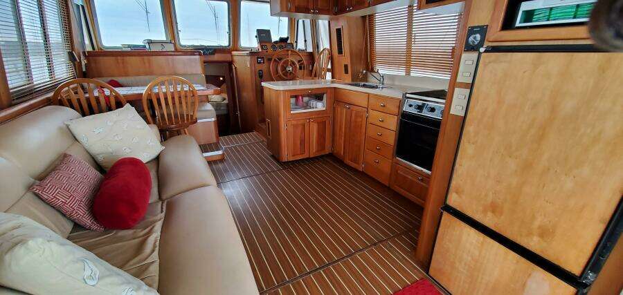 2004 Mainship 400 Trawler