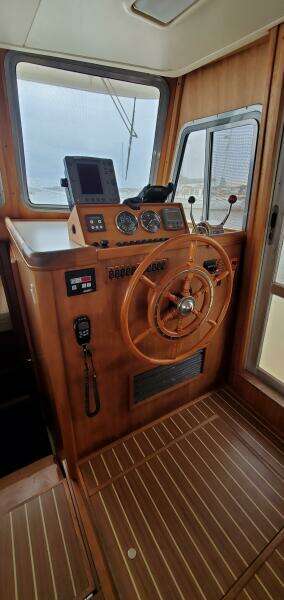 2004 Mainship 400 Trawler