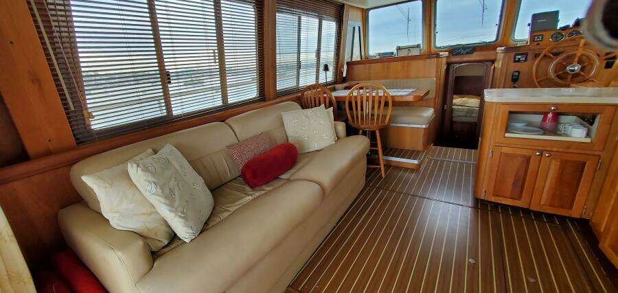 2004 Mainship 400 Trawler