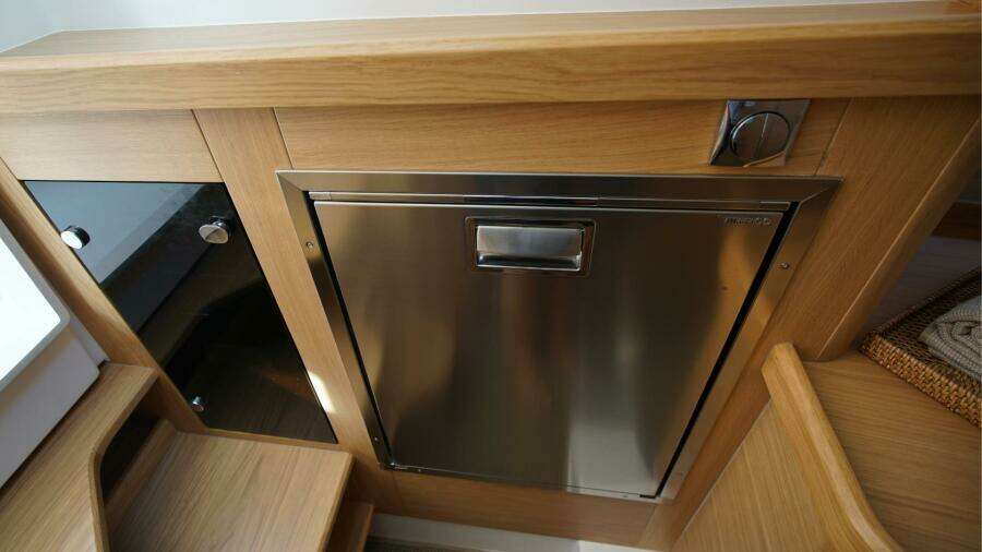 2024 Nimbus Tender 11