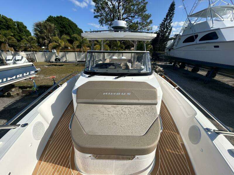 2024 Nimbus Tender 9