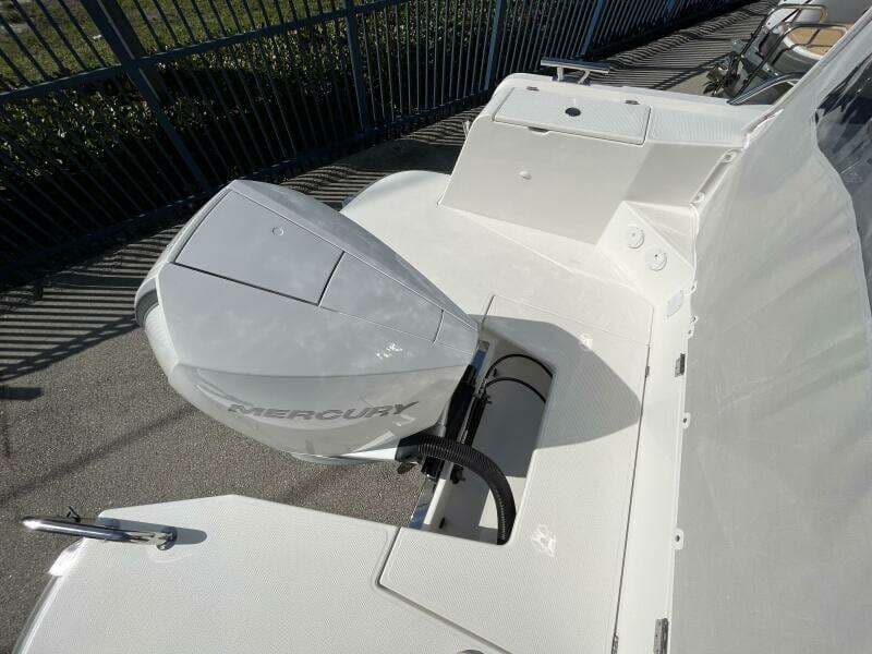 Nimbus Weekender 9 Engine