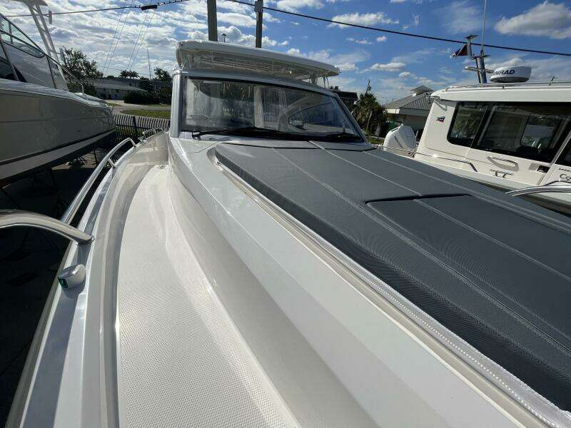 Nimbus Weekender 9 Forward Seating