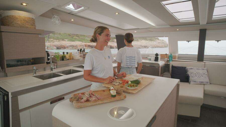 2023 Fountaine Pajot Aura 51 (Smart Electric)