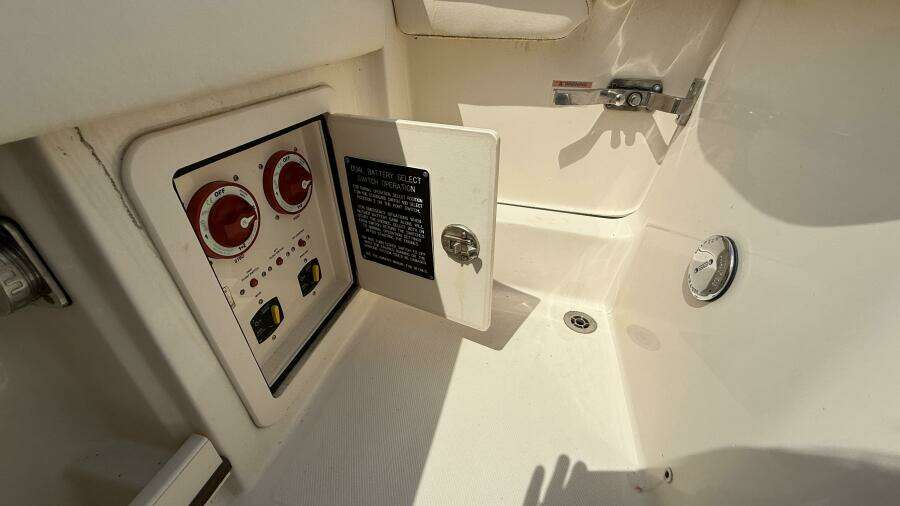 2016 Grady-White 307 Freedom