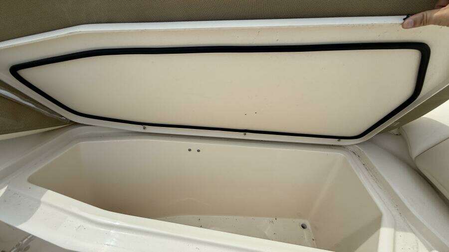 2016 Grady-White 307 Freedom