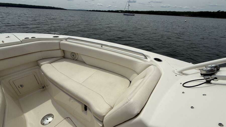 2016 Grady-White 307 Freedom