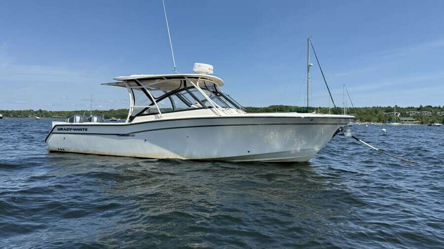 2016 Grady-White 307 Freedom