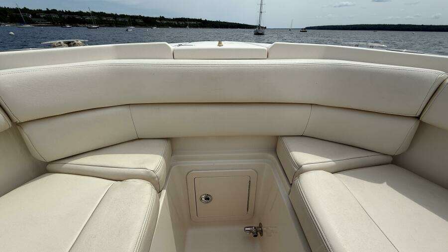 2016 Grady-White 307 Freedom