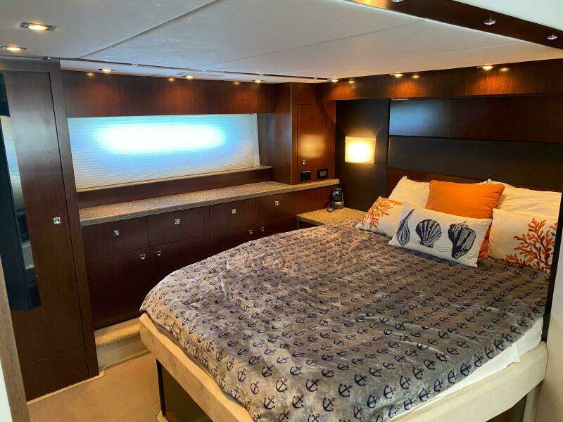 2012 Cruisers Yachts 48 Cantius