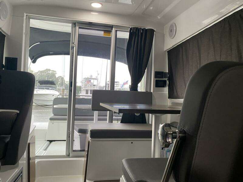 2023 Beneteau Antares 8