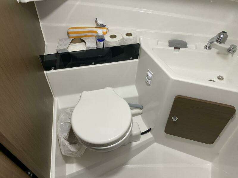 2023 Beneteau Antares 8