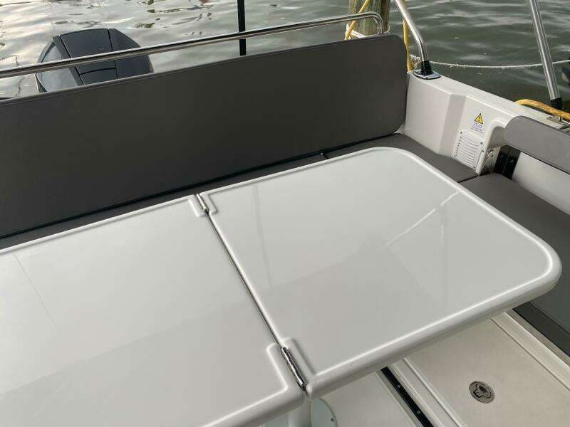 2023 Beneteau Antares 8