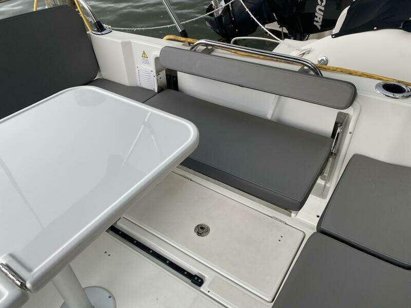 2023 Beneteau Antares 8