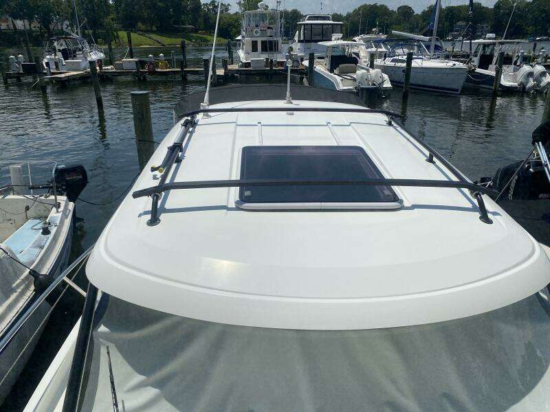 2023 Beneteau Antares 8