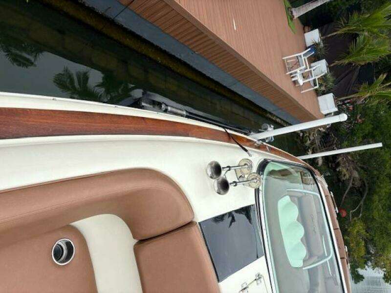 2015 Chris-Craft Launch 32