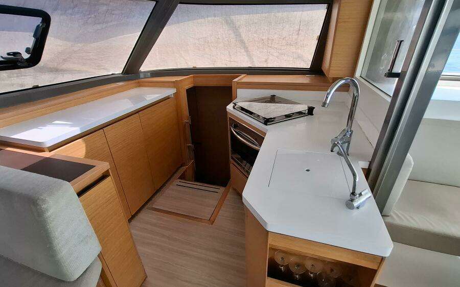 2019 Nautitech 40 Open