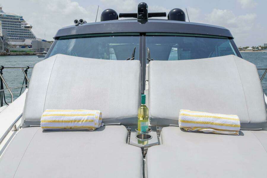 2014 Cruisers Yachts 45 Cantius