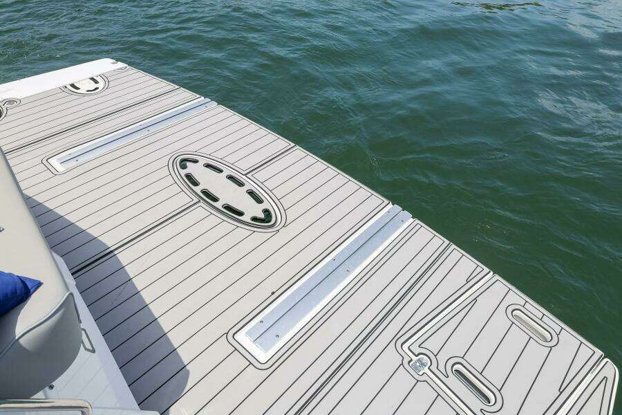 2014 Cruisers Yachts 45 Cantius