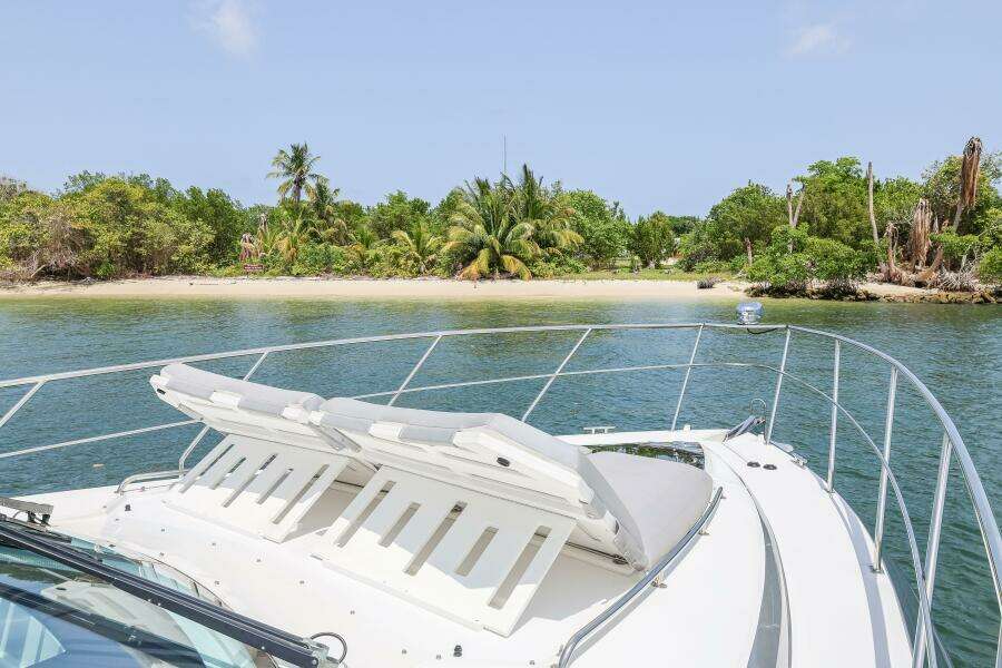 2014 Cruisers Yachts 45 Cantius