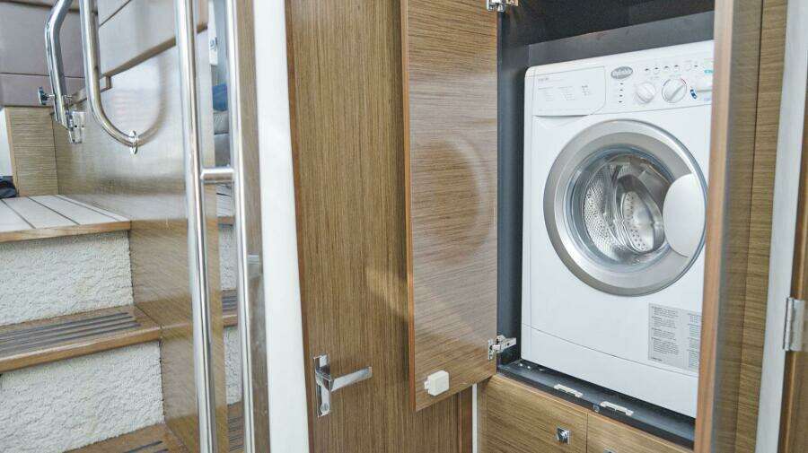 2014 Cruisers Yachts 45 Cantius