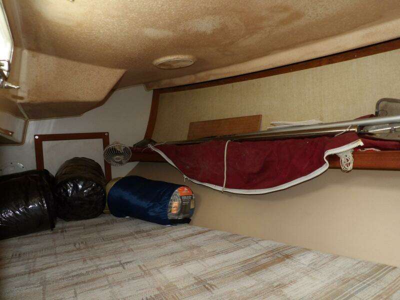 1990 Island Packet 32