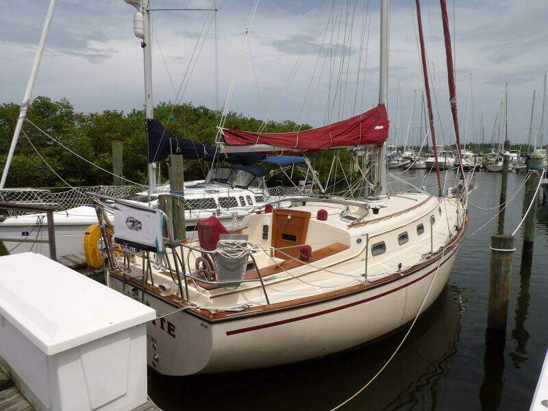 1990 Island Packet 32