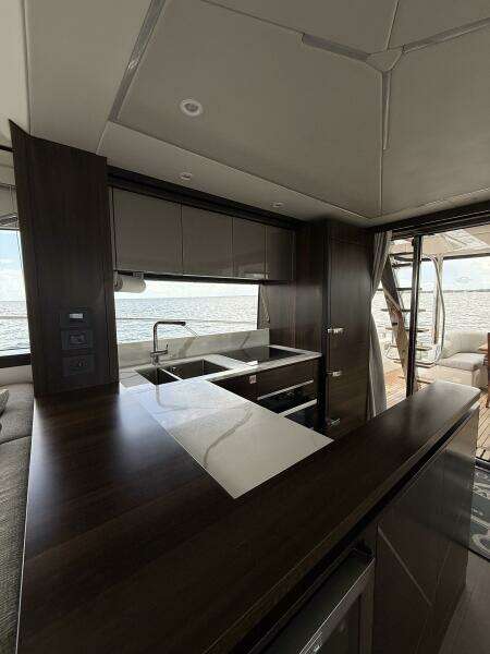 2022 Sunseeker Manhattan 68