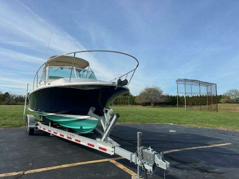 2004 Hunt Yachts Surfhunter 25