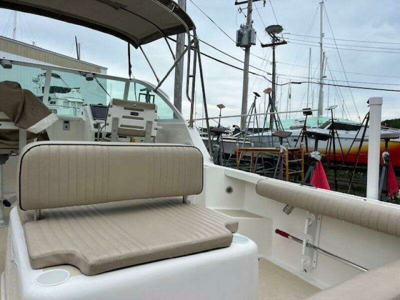 2004 Hunt Yachts Surfhunter 25