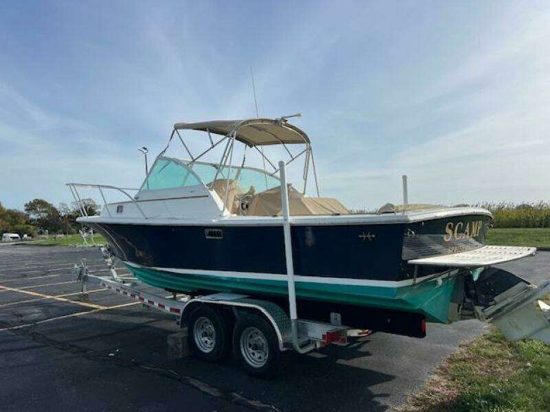 2004 Hunt Yachts Surfhunter 25