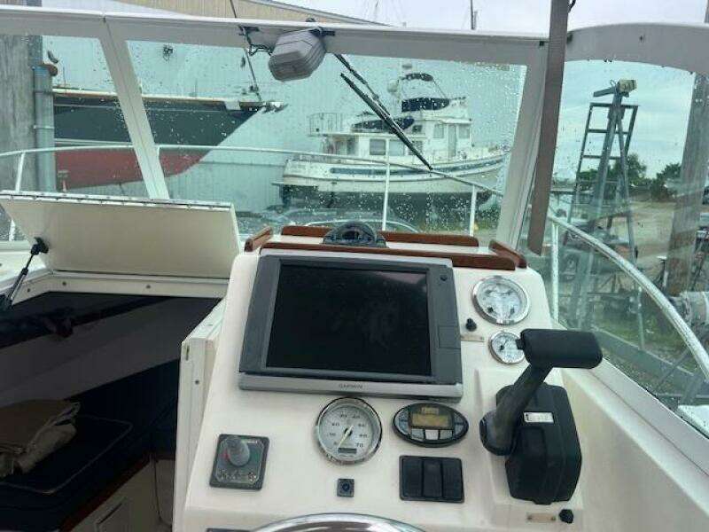 2004 Hunt Yachts Surfhunter 25