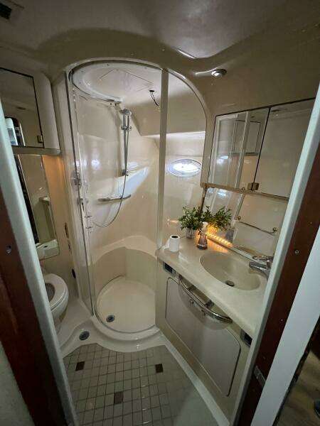 2002 Sea Ray 560 Sedan Cruiser