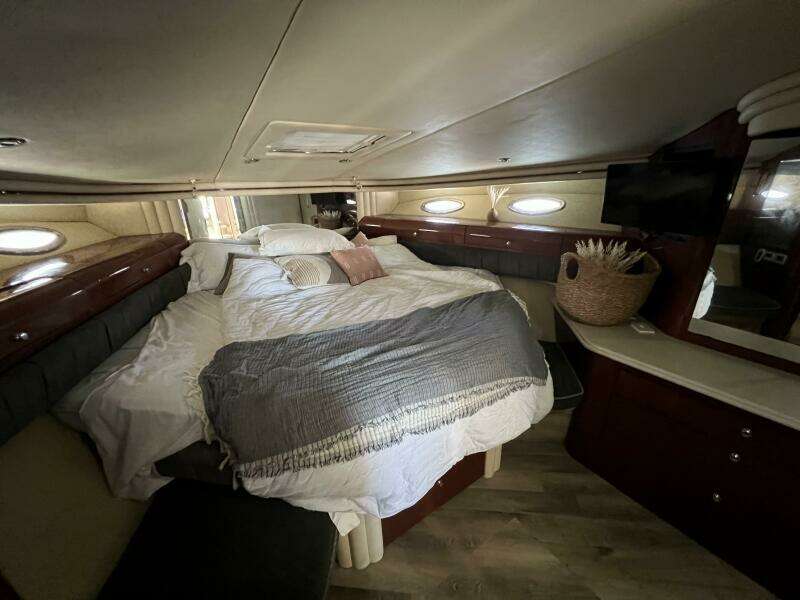 2002 Sea Ray 560 Sedan Cruiser