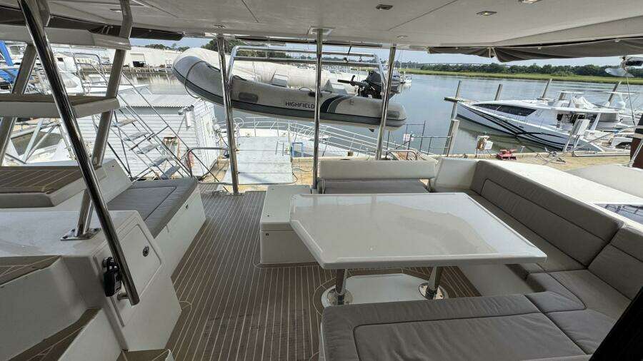 2018 Leopard Power Cat Stern