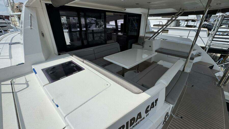 2018 Leopard Power Cat Stern U-shaped Settee