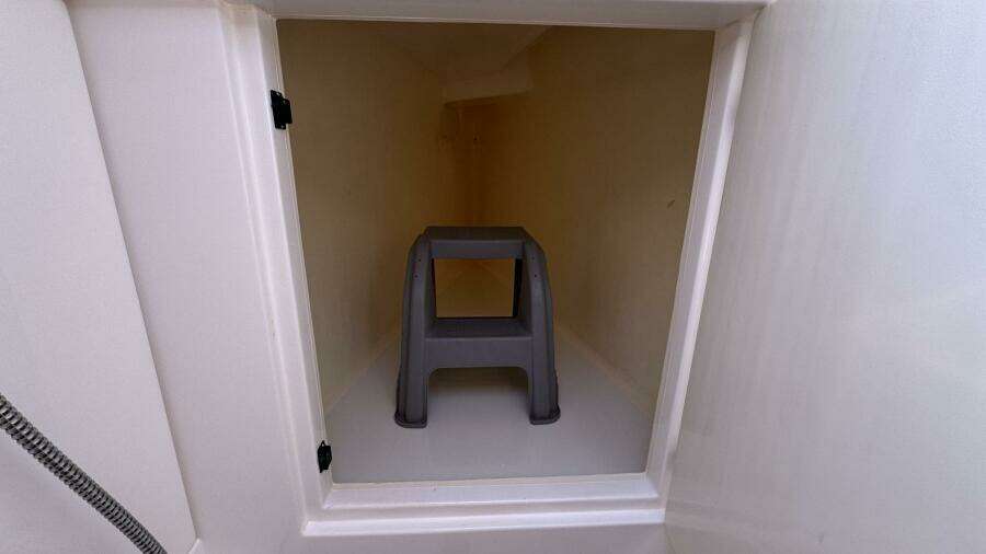 2018 Leopard Power Cat Starboard Side Forward Head Storage