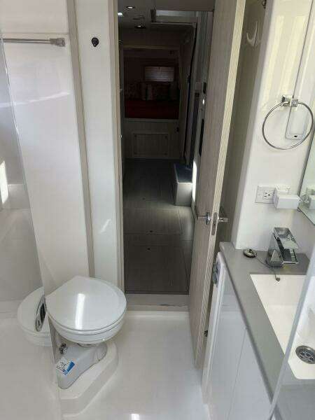 2018 Leopard Power Cat Starboard Side Forward Head